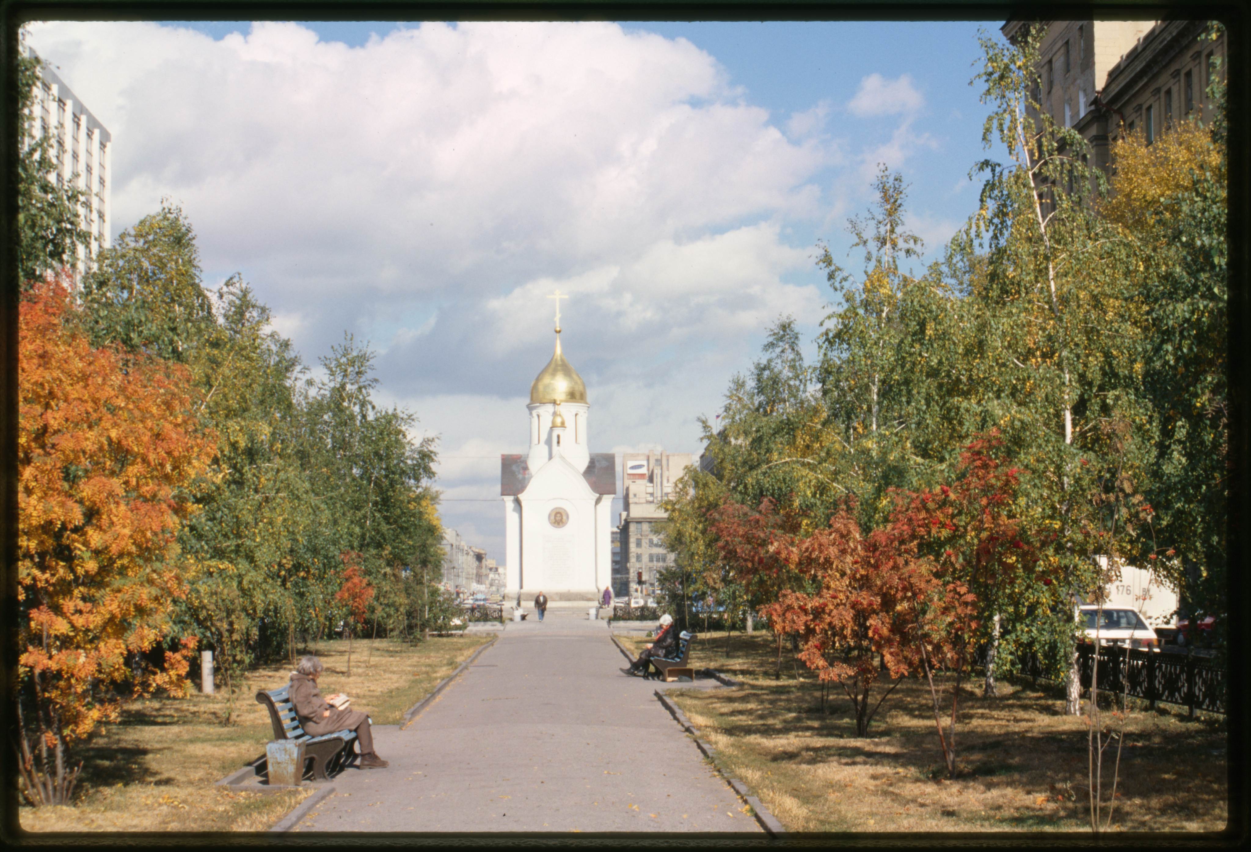 Церковь проспект ленина. Часовня на Красном проспекте Новосибирск. Часовня во имя Святого Николая Чудотворца в Новосибирске. Часовня на площади Ленина Новосибирск.