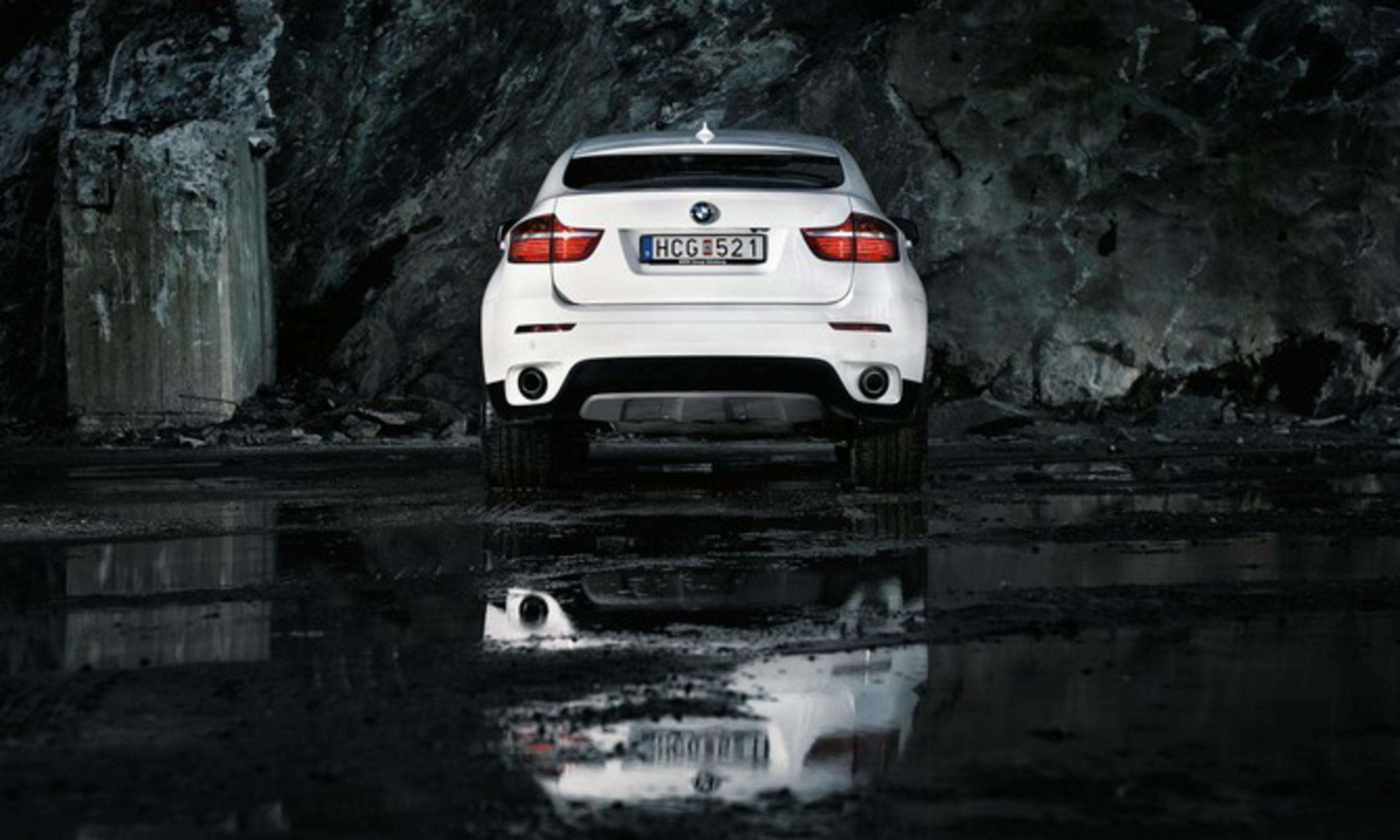 Реклама x6. BMW x6m белый. BMW x6 m50d белая. BMW x6 m50d черный. БМВ х6 белая зад.
