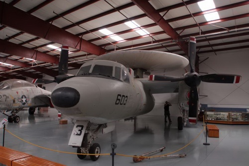 Фотообзор - асериканский самолет электронной разведки Grumman E-2C Hawkeye (146 фото)