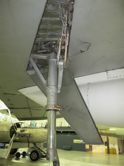 Фотообзор - американский стратегический бомбардировщик Boeing B-52B Stratofortress (214 фото)