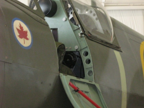 Фотообзор - британский истребитель Supermarine Spitfire Mk.IX (28 фото)