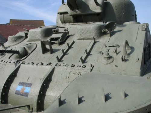 Фотообзор - американский средний танк M4 Sherman DD (Duplex Drive) (54 фото)