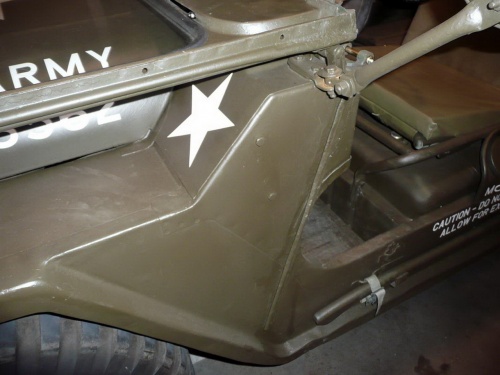 Фотообзор - Американский армейский автомобиль повышенной проходимости M151A2 M.U.T.T. (105 фото)