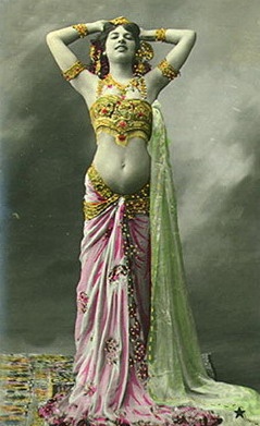 Женский образ на старой открытке 6 (120 фото)
