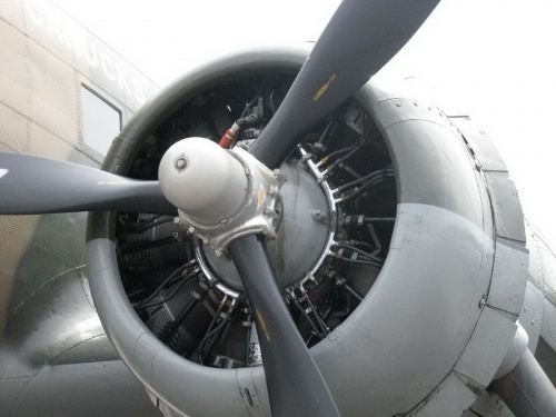 Фотообзор - американский военно транспортный самолет Фотообзор Douglas DC-3 ( C-47 Skytrain ) (57 фото)