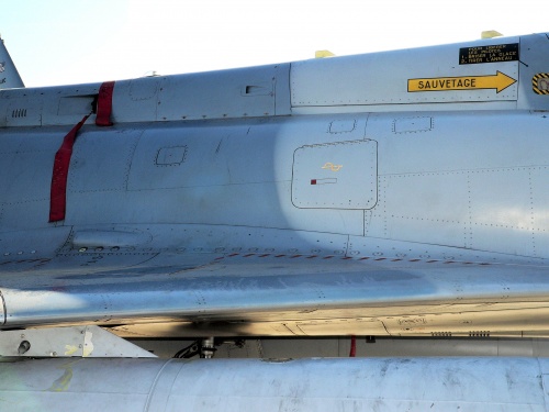 Фотообзор - французский истребитель Mirage 2000 (53 фото)