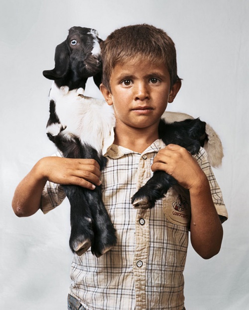 Проект фотографа Джеймса Моллисона - Где спят дети (41 фото)