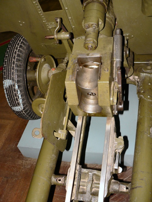 Фотообзор - советская противотанковая пушка колибра 57mm ЗИС-2 образца 1943 года (244 фото)