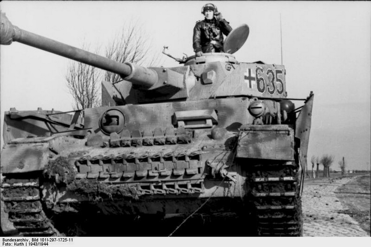 Ss tanks. SS panzer4. 12 SS Panzer Division. PZ 4 H 2 танковая дивизия. 12 Танковая дивизия СС Гитлерюгенд PZ IV.