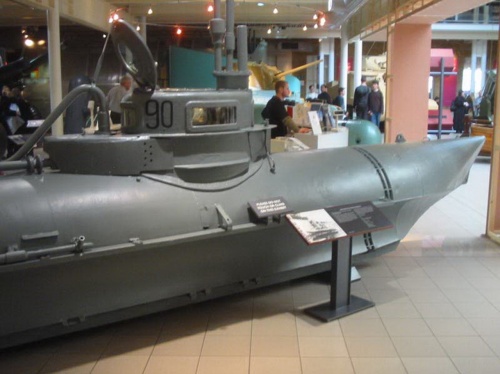 Фотообзор - немецкая мини подводная лодка Biber (31 фото)