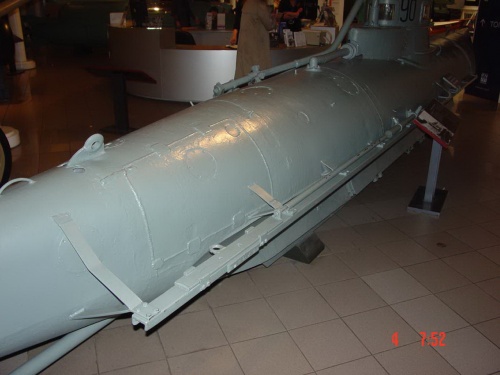 Фотообзор - немецкая мини подводная лодка Biber (31 фото)