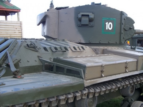 Фотообзор - британский пехотный танк Mk. III Valentine V (27 фото)