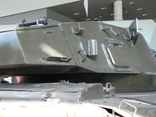 Фотообзор - американский легкий танк M-24 Chaffee (59 фото)