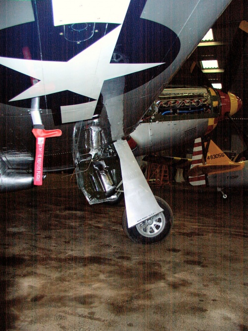 Американский истребитель P-51D Mustang (52 обоев)