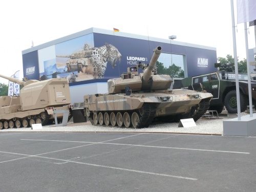Leopard 2 PSO/2A7+ (24 photos)