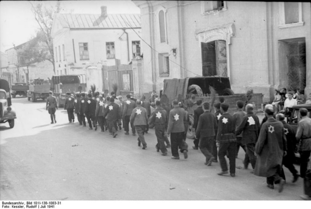 Оккупация евреев. Могилев оккупация 1941. Выселение в гетто евреев Могилёва в июле 1941 года. Львов оккупация 1941. Синагоги в годы войны 1941 1945.