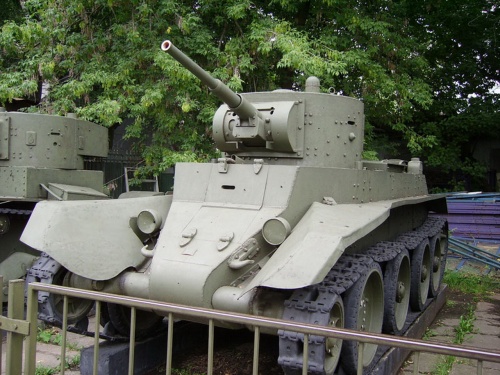 Советский легкий танк БТ-7 (43 фото)