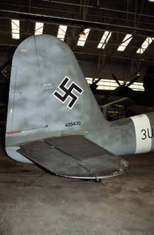 Фотообзор - немецкий истребитель Messerschmitt Me 410 (46 фото)