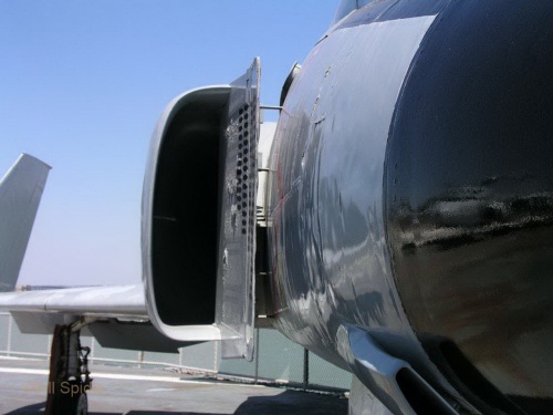Фотообзор - американский истребитель-бомбардировщик McDonnell Douglas F-4A (145313) Phantom II (28 фото)