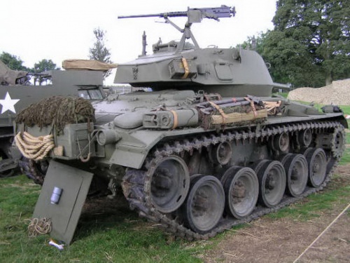 Фотообзор - американский легкий танк M24 Chaffee (25 фото)