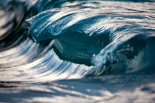 Феноменальные фотографии морских волн (15 фото)