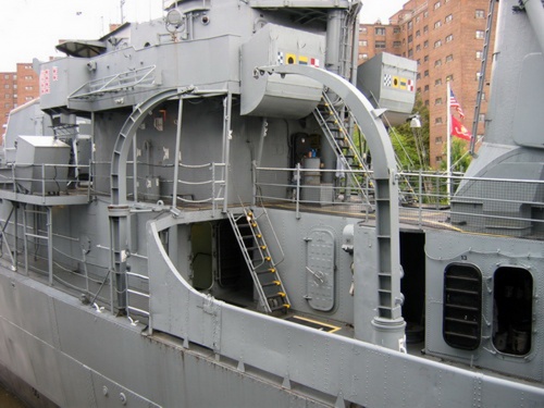 Американский эскадренный миноносец USS The Sullivans DD-537 (27 фото)