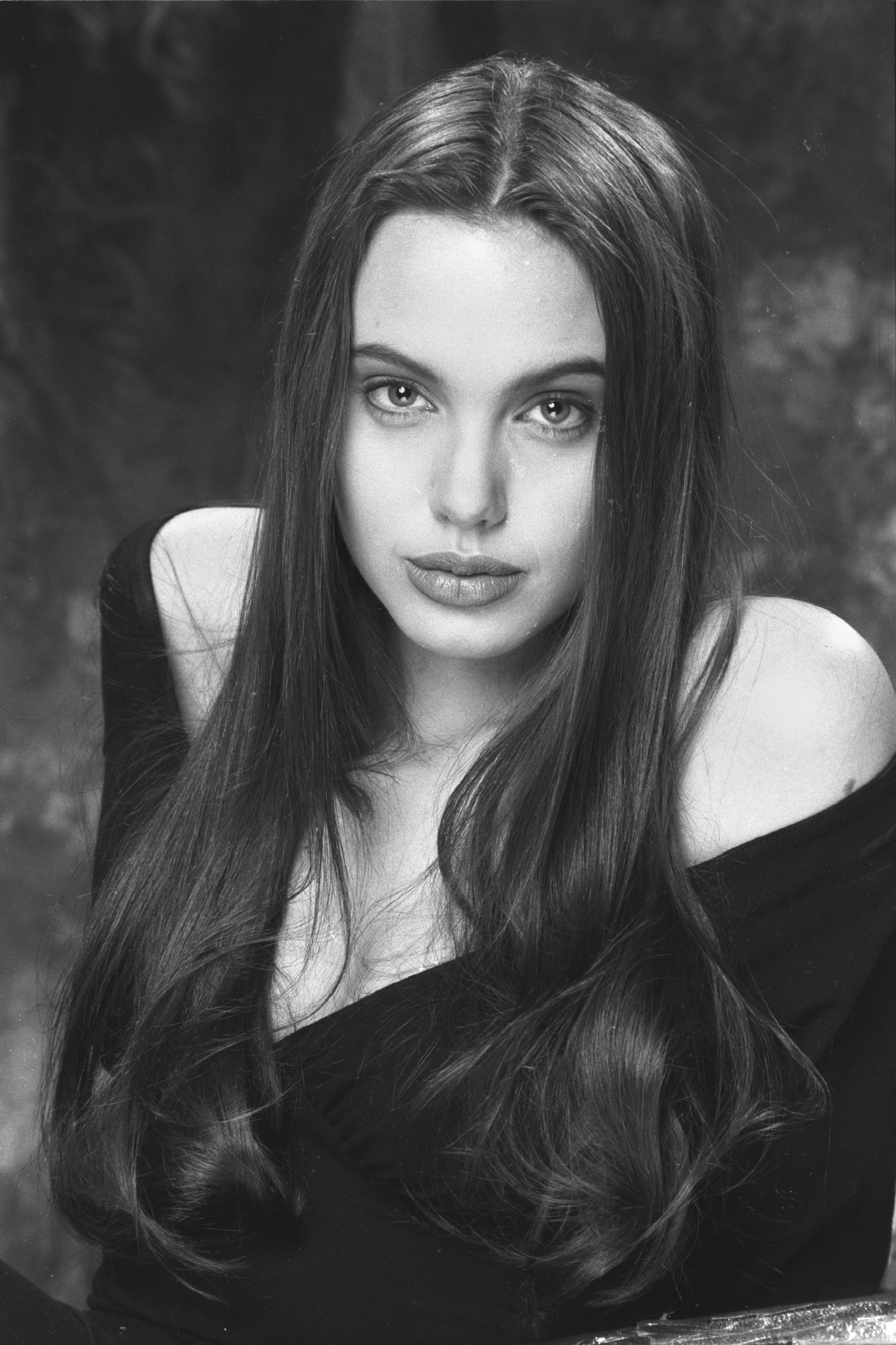 16 самых красивых девушек. Анджелина Джоли в молодости. Анджелина Джоли молодая. Анджелина Джоли ву молодости. Анджелина Джоли в молодости 16 лет.