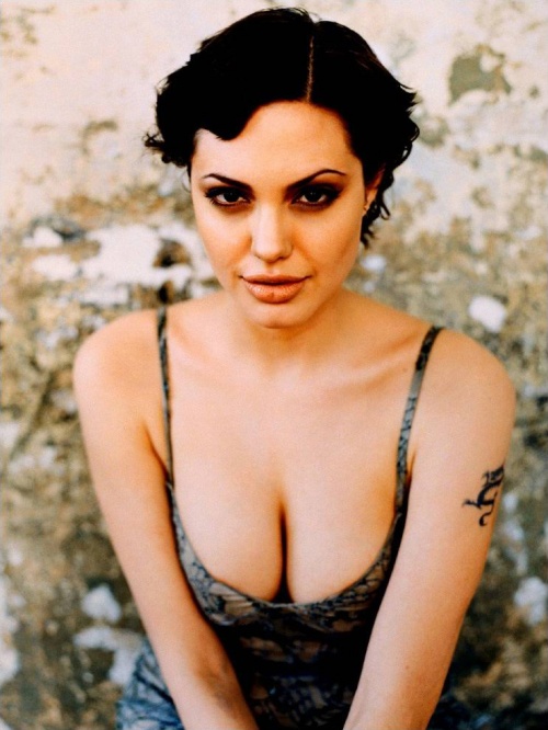 Angelina Jolie - George Holz Photoshoot 1998 for People Magazine (36 фото)