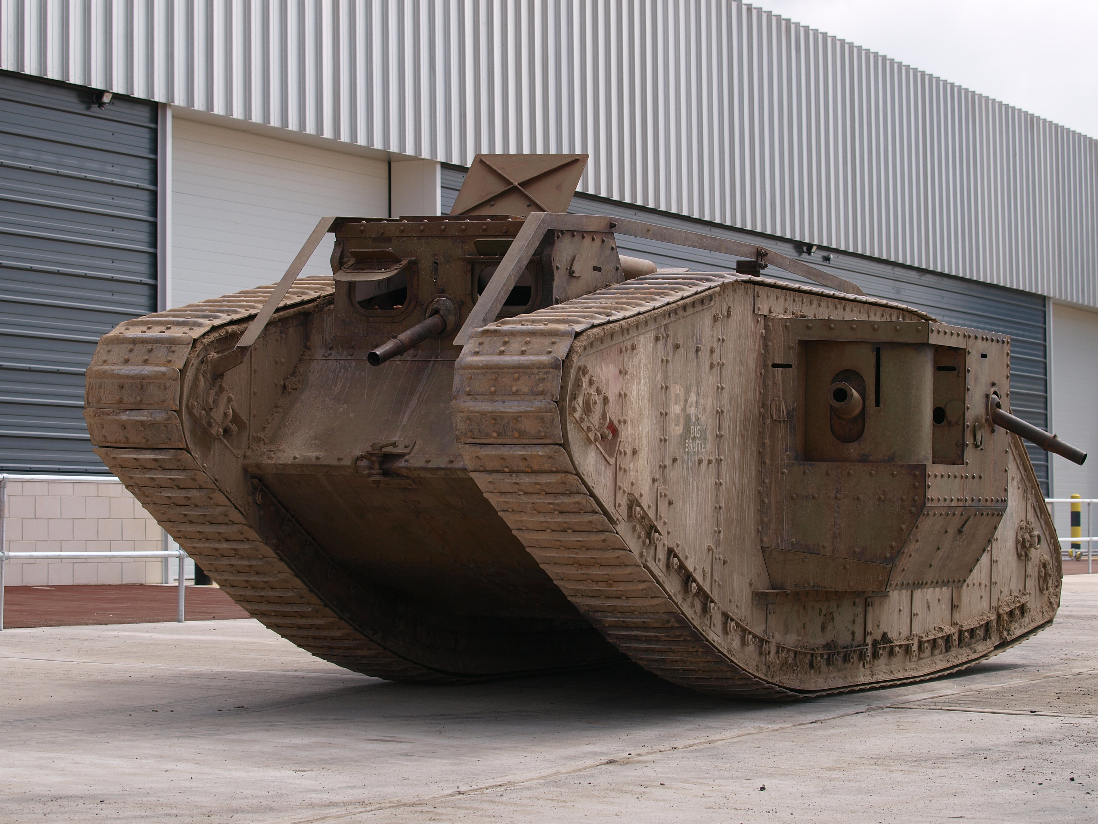 Самый сильный танк в мире танков. Странные танки. Необычные танки. Огромный танк. Самый необычный танк.