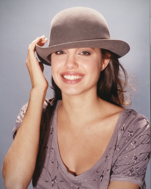 Angelina Jolie - First Fotoshoot [Harry Langdon] (1989) (32 фото)