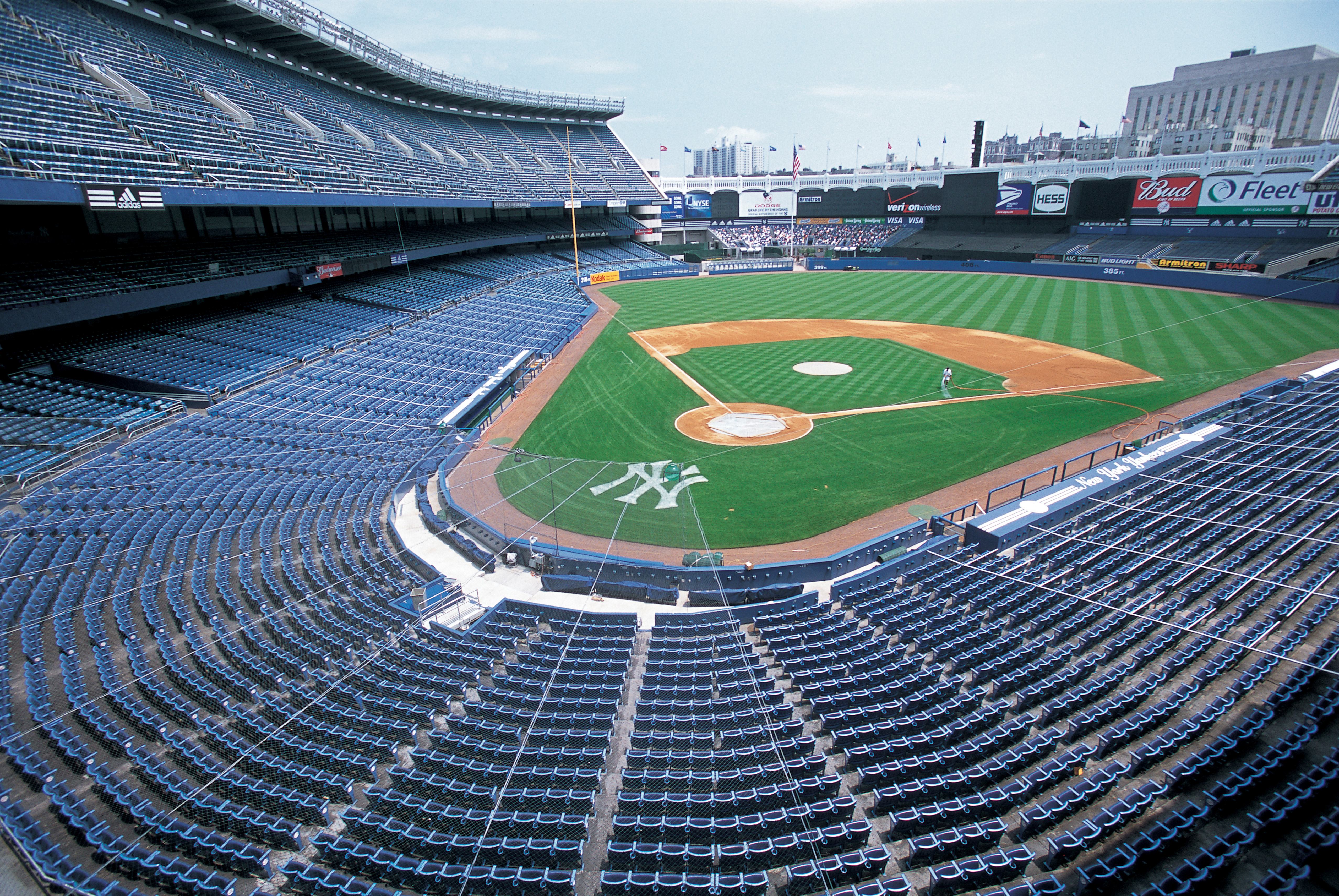 Стадионы америки. Стадион Нью Йорк Янкиз. Стадион бейсбола в Нью Йорке. Стадион Бейсбол Краснодар. Спортивные стадионы США.