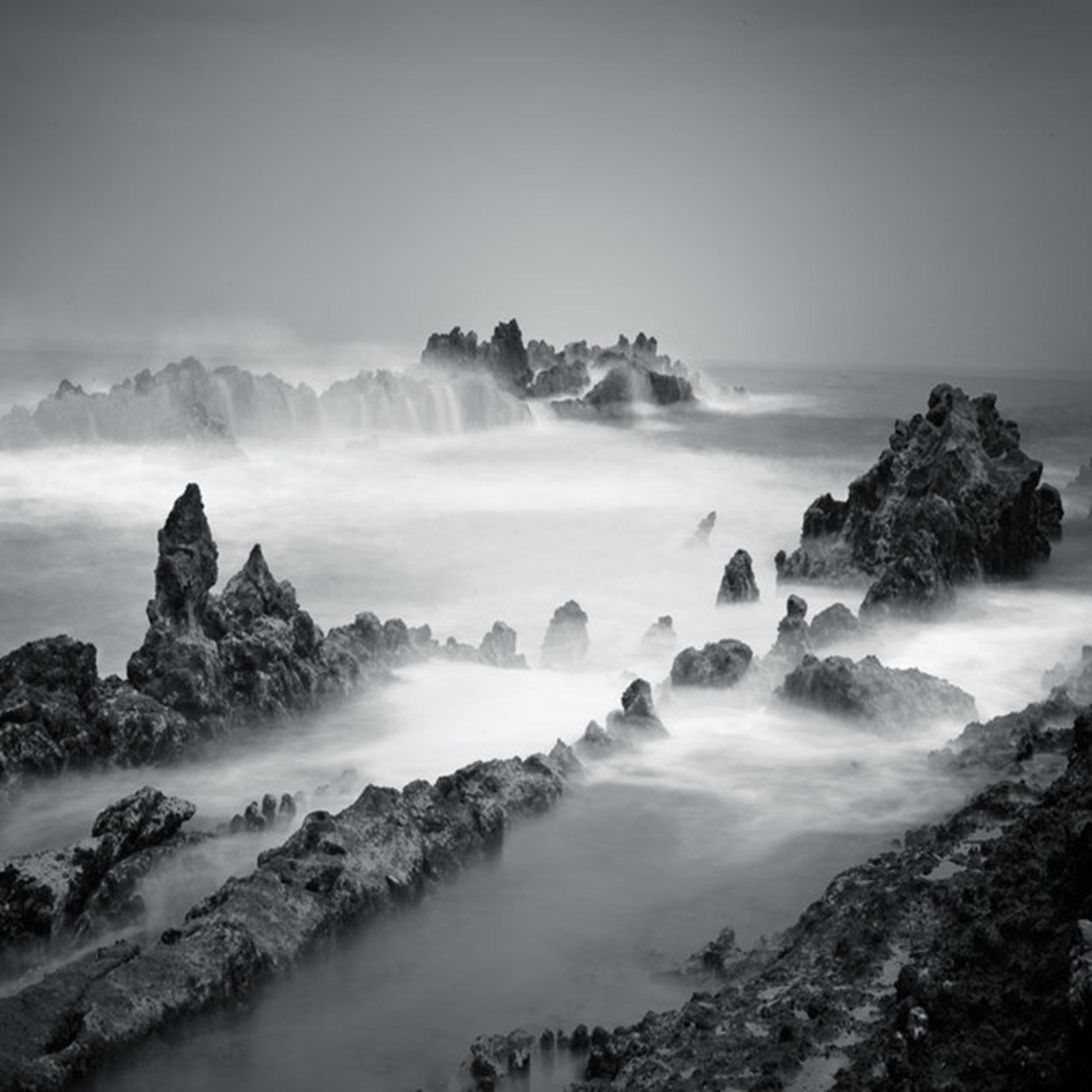 Белые картинки природы. Hengki Koentjoro. Hengki Koentjoro фотограф. Черно белый пейзаж. Белый пейзаж.