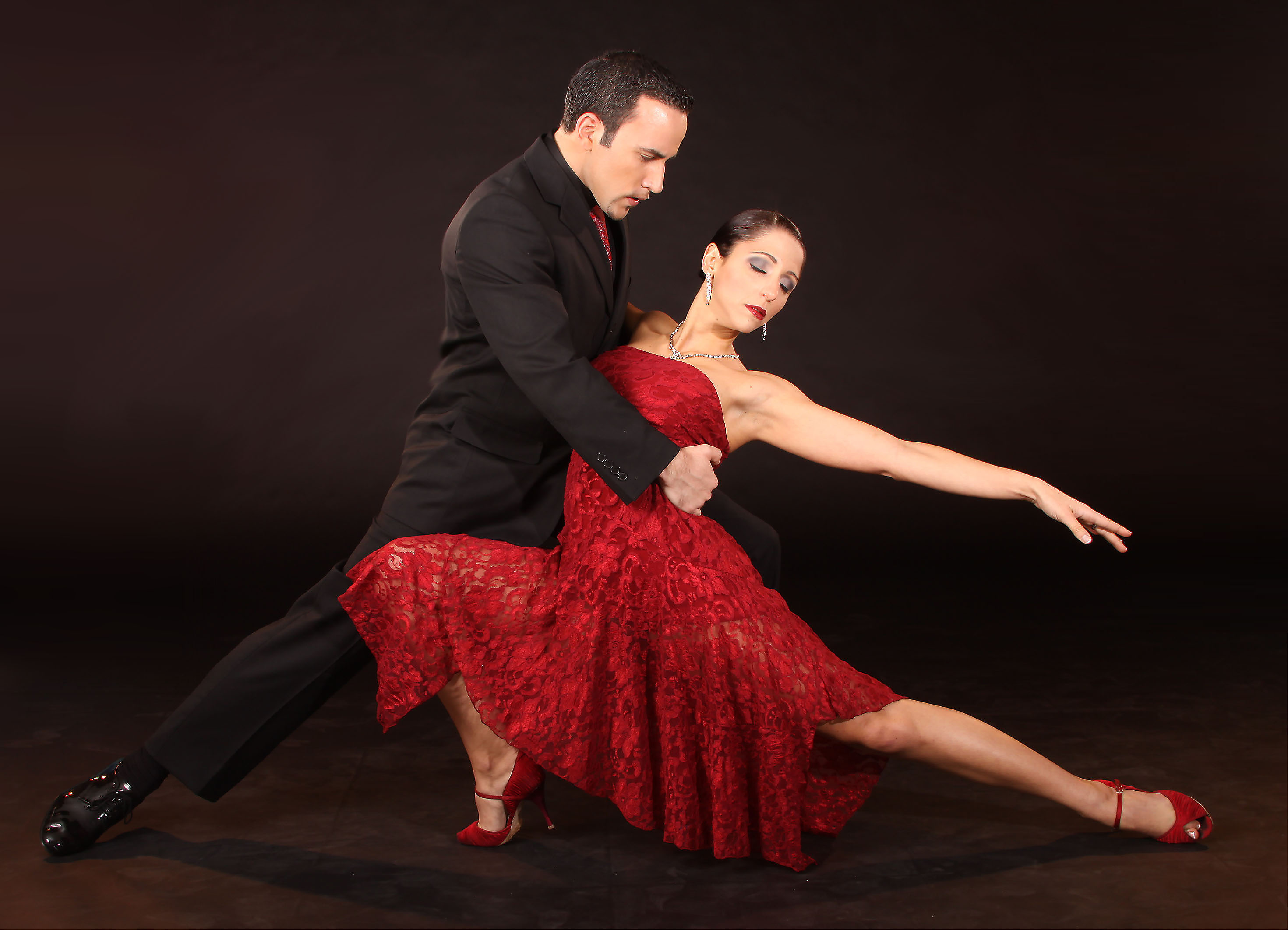 Voxeldance tango. Аргентинский танцор танго Карлос Гарида. Аргентинское танго-Милонгеро. Карлос Годой танцор танго. Армик Аргентинское танго.