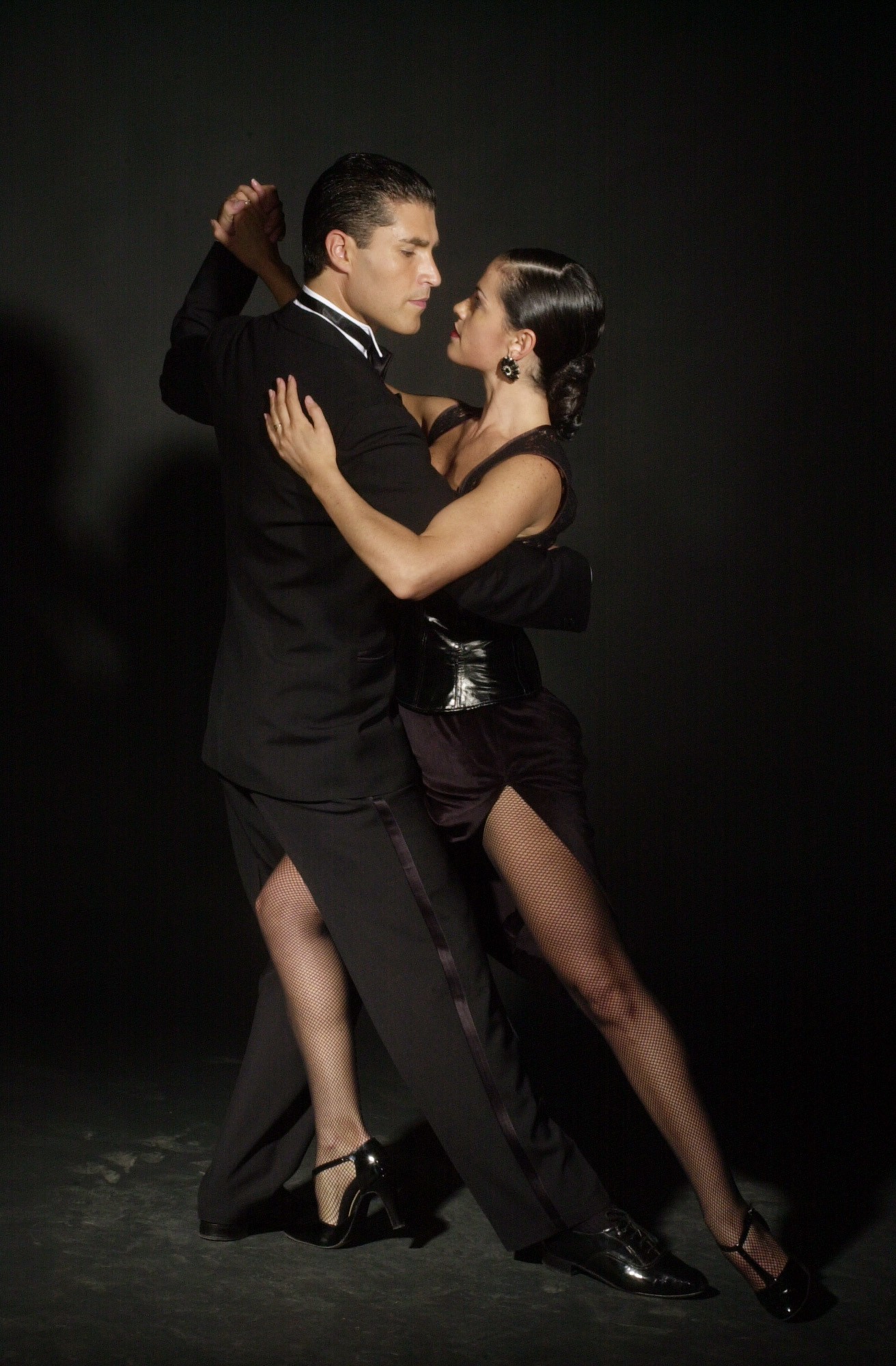 Страстные платья. Аргентинский танцор танго Карлос Гарида. «Tango de pista» (танго для «танцпола»).