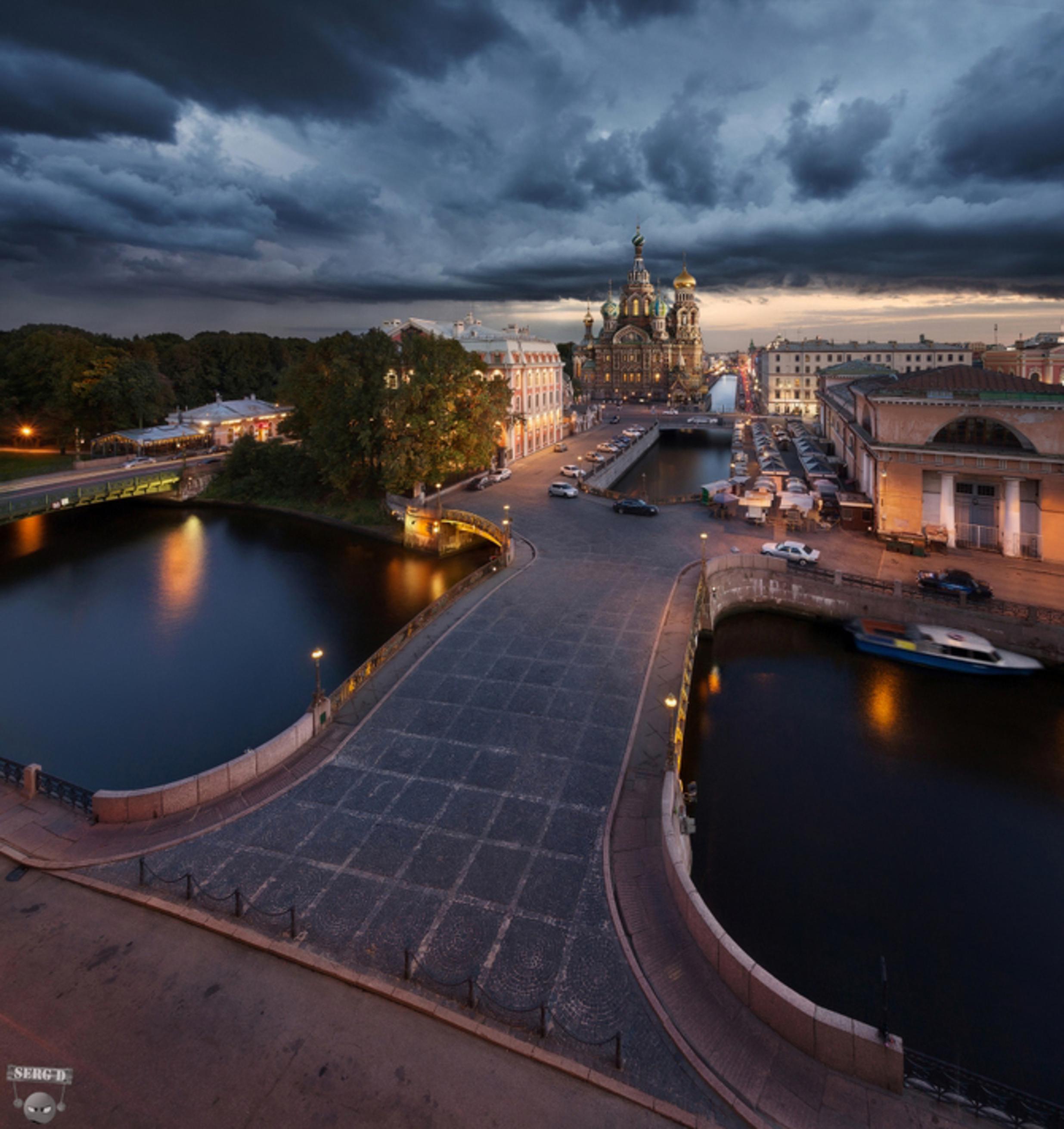 Самый красивый мост петербурга. Малоконюшенный мост Санкт-Петербург. Малый Конюшенный мост в Санкт-Петербурге. Мало-Конюшенный мост в Санкт-Петербурге. Мало Конюшенный мост СПБ.