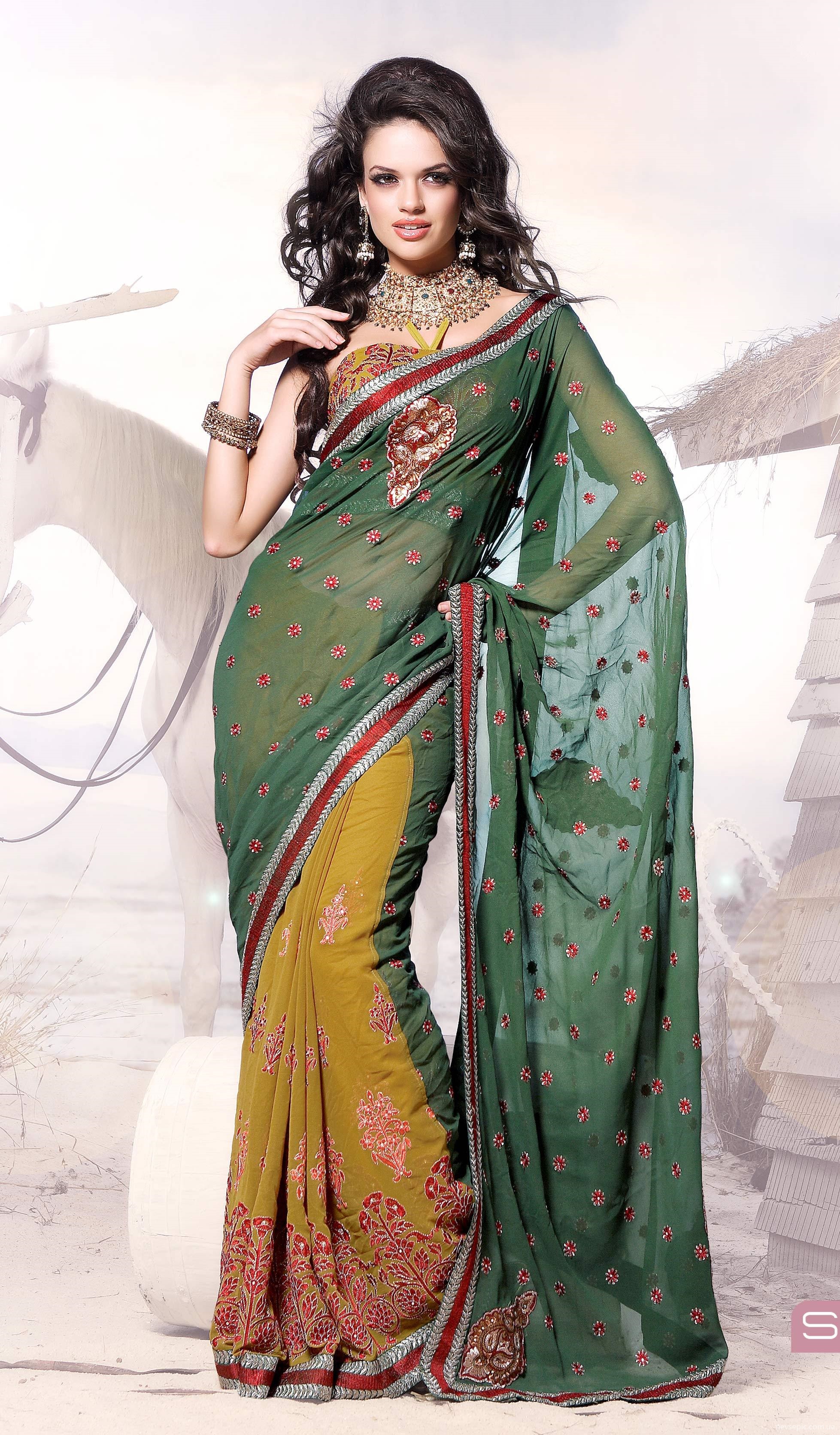 Другое название востока. Национальная одежда Индии Сари. Индийский костюм Сари. Сари одежда женщин в Индии. Сари — Национальная женская одежда Индии.