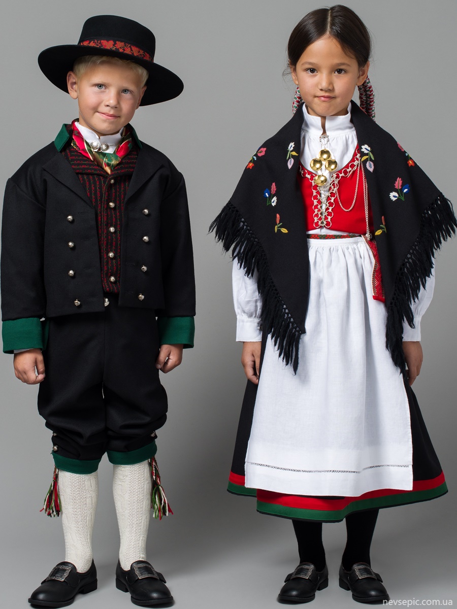 Национальная одежда страны. Бунад Норвегия. Норвежский национальный костюм бюнад детский. Традиционная одежда Канады. Традиционный канадский костюм.