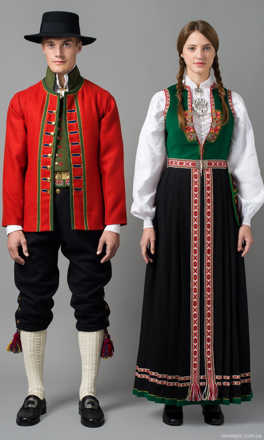 Какие национальные одежды. Нац костюм Португалии. Сардиния национальный костюм. Национальная одежда Италии. Тирольцы в Италии Национальная одежда.